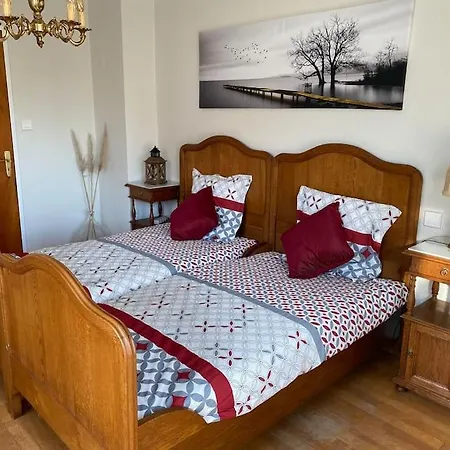 Chez Antoine & Antoinette 12 *